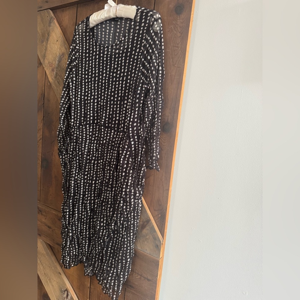 Artful Home Lisa Bayne Black and White Striped Long Sleeve Dress - Picture 6 of 8